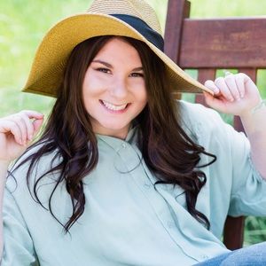 Meet your Posher, Alyson